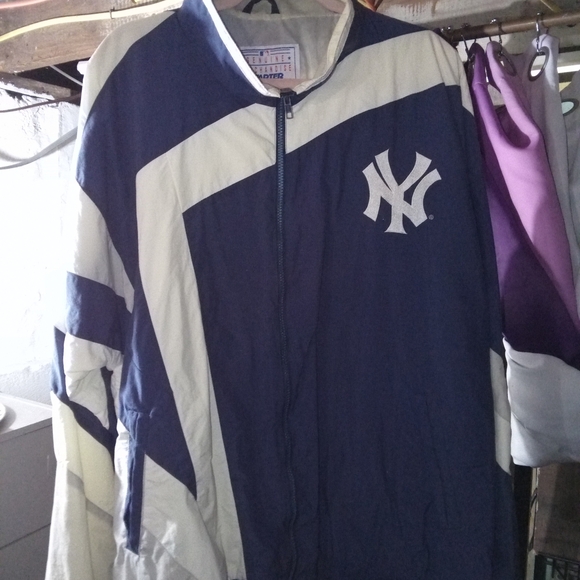 Vintage Men's Yankees Windbreaker - Picture 7 of 12
